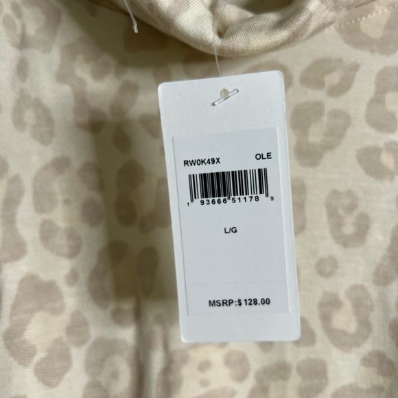 Splendid Cowl Neck Pullover Top Oatmeal Leopard Large NEW - Picture 4 of 9